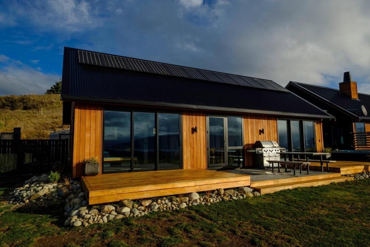 فيلا Fiordland Eco-Retreat -- Panoramic Views -- Hot Tub تي أناو المظهر الخارجي الصورة