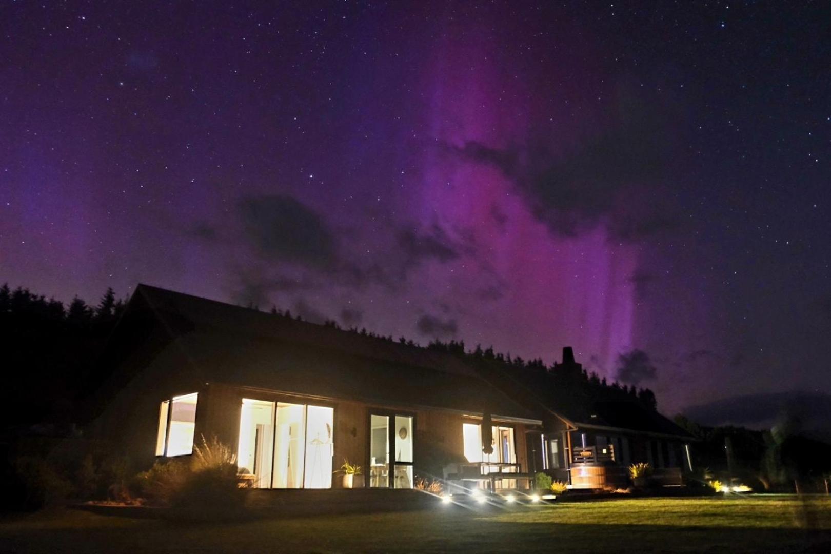 فيلا Fiordland Eco-Retreat -- Panoramic Views -- Hot Tub تي أناو المظهر الخارجي الصورة