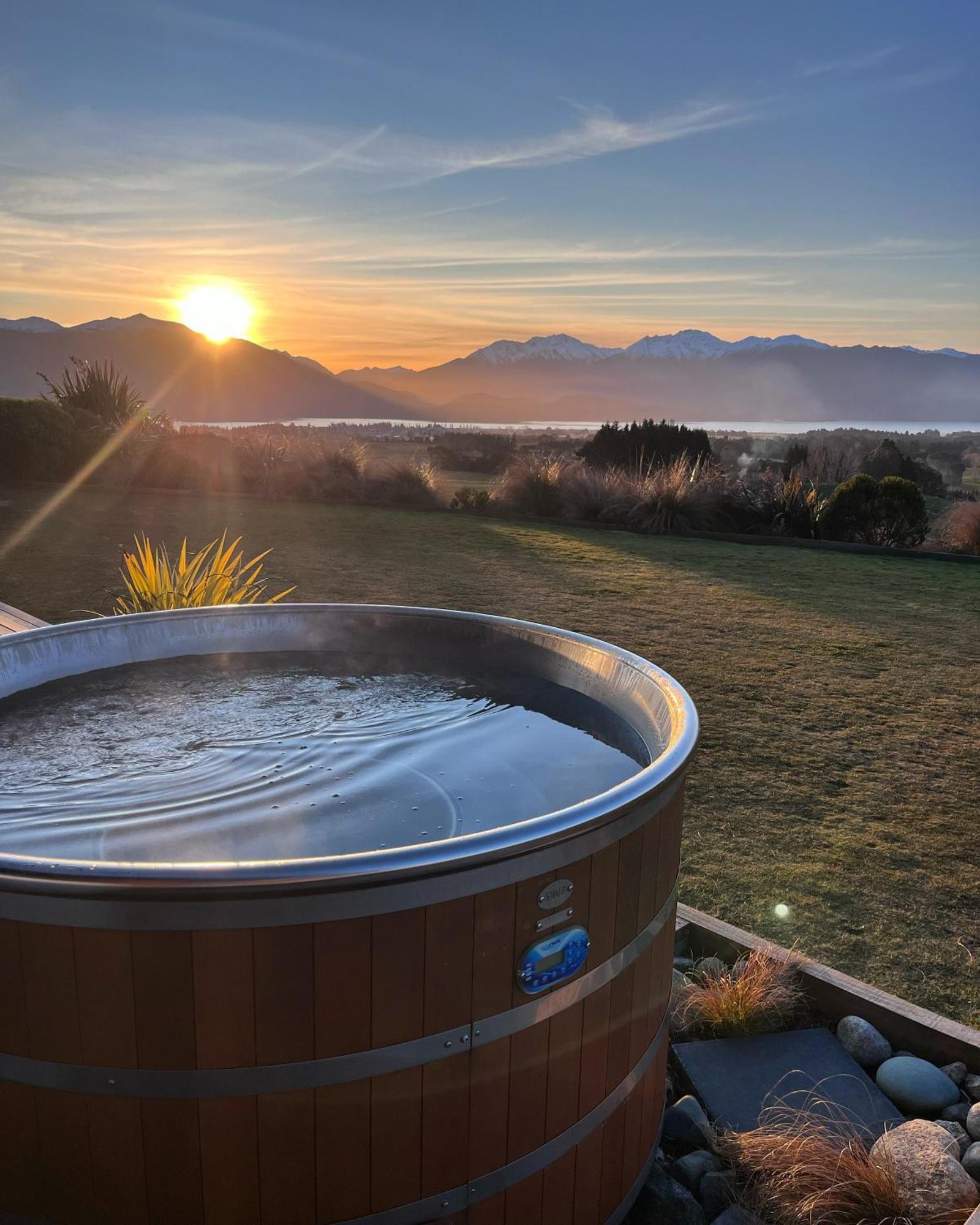 فيلا Fiordland Eco-Retreat -- Panoramic Views -- Hot Tub تي أناو المظهر الخارجي الصورة